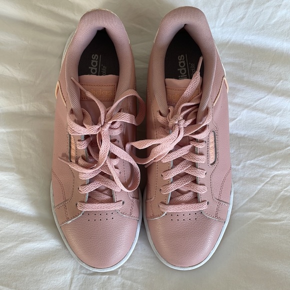 Girl’s pink Addidas size 6.5 sneakers - Picture 4 of 8